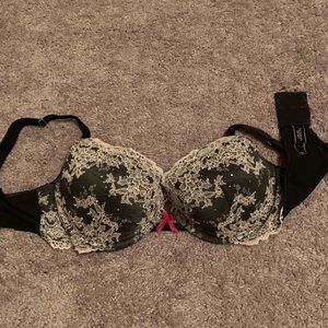 Victoria’s Secret size 38 D push up bra